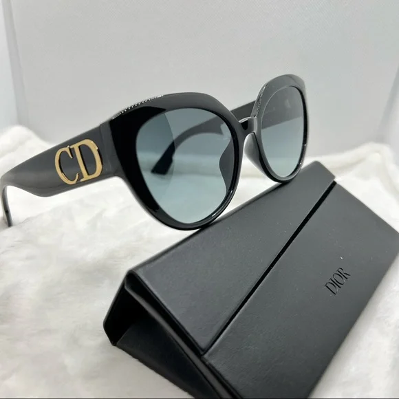 Dior | Accessories | Dior Sunglasses New Authentic Classic  display picture 3